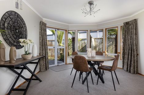 Photo of property in 11 Kensington Drive, Taradale, Napier, 4112