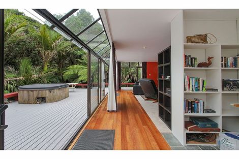 Photo of property in 74 Roberts Road, Glenfield, Auckland, 0629