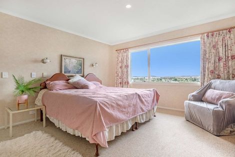 Photo of property in 22 Cobbe Place, Pomare, Rotorua, 3015