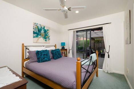Photo of property in 30 San Bernadino Drive, Henderson, Auckland, 0612