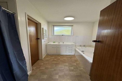 Photo of property in 17 Beeston Place, Redwood, Christchurch, 8051