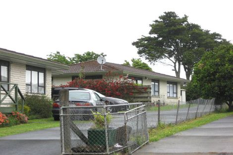 Photo of property in 2/18 Rosehill Drive, Rosehill, Papakura, 2113