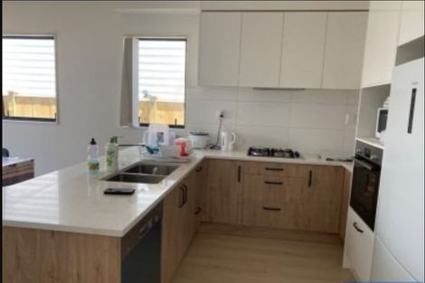 Photo of property in 24 Minhas Road, Papakura, 2110