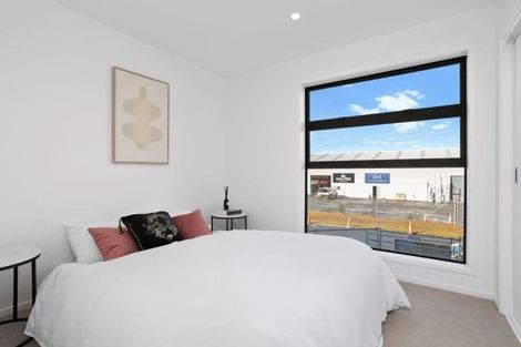 Photo of property in 152b Mcleod Road, Te Atatu South, Auckland, 0610