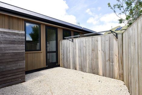 Photo of property in 103u2 Cambridge Road, Hillcrest, Hamilton, 3216