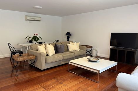 Photo of property in 2b Wilkinson Street, Oriental Bay, Wellington, 6011