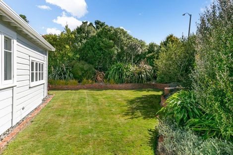 Photo of property in 8 Clifford Road, Johnsonville, Wellington, 6037