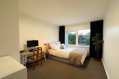 Photo of property in 4 Black Rock Road, Newlands, Wellington, 6037