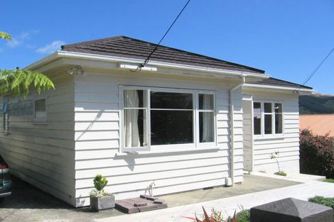 Photo of property in 9 Woburn Road, Northland, Wellington, 6012
