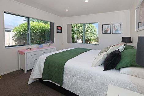 Photo of property in 2/22 Septimus Place, Henderson, Auckland, 0612
