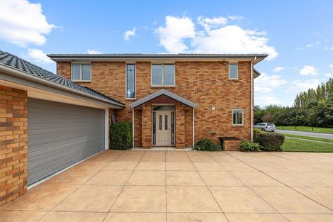 Photo of property in 64 Willowview Drive, Redwood, Christchurch, 8051