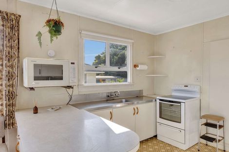 Photo of property in 27 South Road, Moturoa, New Plymouth, 4310