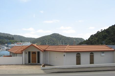 Photo of property in 37- 53 Waikawa Road, Picton, 7220