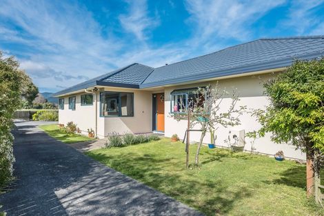 Photo of property in 8 Leigh Place, Paraparaumu Beach, Paraparaumu, 5032