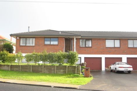 Photo of property in 2/24 Halver Road, Hillpark, Auckland, 2102