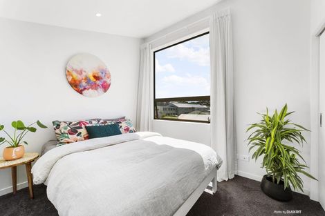 Photo of property in 2u7 Stone Street, Miramar, Wellington, 6022