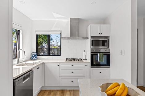 Photo of property in 4/48 Schnapper Rock Road, Schnapper Rock, Auckland, 0632