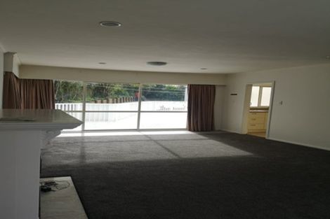 Photo of property in 90 Beach Road, Mellons Bay, Auckland, 2014
