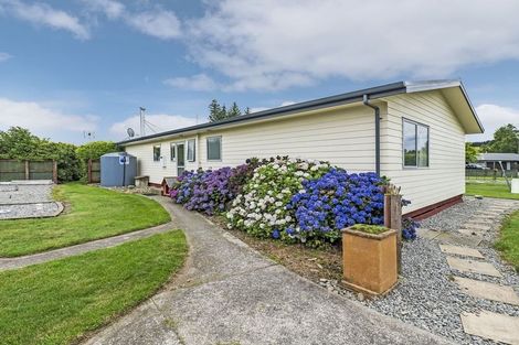 Photo of property in 8 Cross Street, Coalgate, 7673