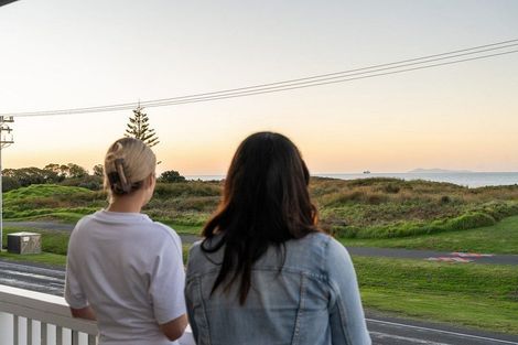 Photo of property in 856a Papamoa Beach Road, Papamoa Beach, Papamoa, 3118
