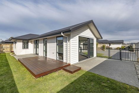 Photo of property in 82a Watkins Drive, Rangiora, 7400