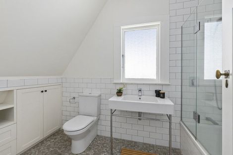 Photo of property in 17 Ludlam Street, Seatoun, Wellington, 6022