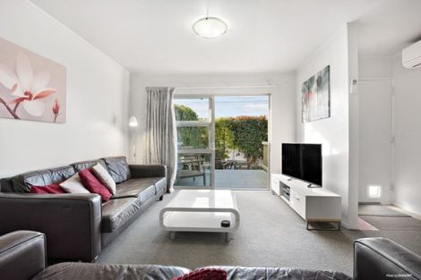 Photo of property in 2/56 Glenvar Road, Torbay, Auckland, 0630