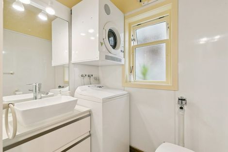 Photo of property in 9a Stowe Hill, Thorndon, Wellington, 6011