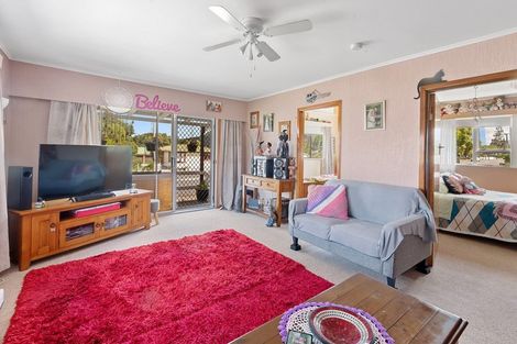 Photo of property in 67 George Street, Hikurangi, 0114