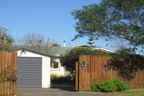 Photo of property in 40 Percival Road, Paraparaumu Beach, Paraparaumu, 5032