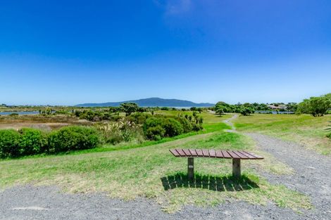 Photo of property in 27 Eruini Street, Waikanae Beach, Waikanae, 5036