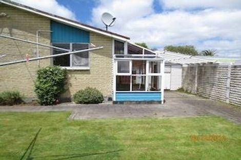 Photo of property in 1f1-a Sequoia Place, Maoribank, Upper Hutt, 5018