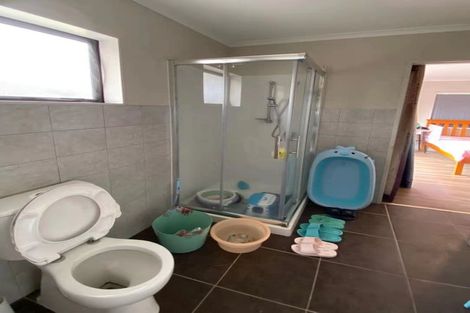 Photo of property in 5a Orchid Place, Te Atatu South, Auckland, 0610