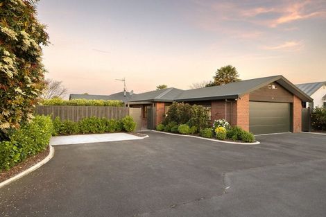 Photo of property in 71 Taylor Street, Cambridge, 3434