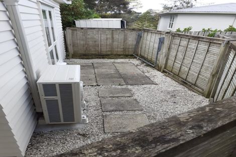 Photo of property in 81 Lauderdale Road, Birkdale, Auckland, 0626