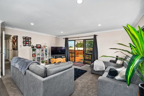 Photo of property in 3 Karepe Lane, Kumeu, 0810