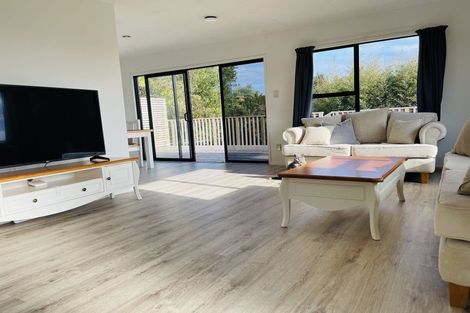 Photo of property in 4 Luxor Place, Massey, Auckland, 0614