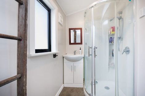 Photo of property in 9 Kingswood Street, Takaro, Palmerston North, 4412