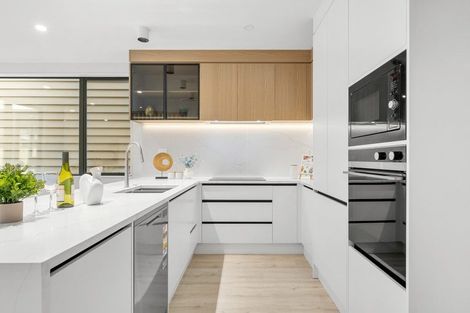 Photo of property in 102b Te Oneroa Way, Long Bay, Auckland, 0630