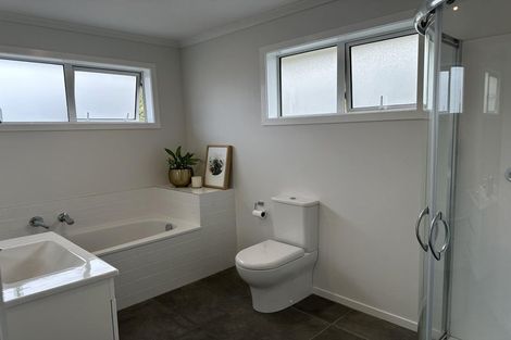 Photo of property in 8 Roundhouse Close, Whitby, Porirua, 5024
