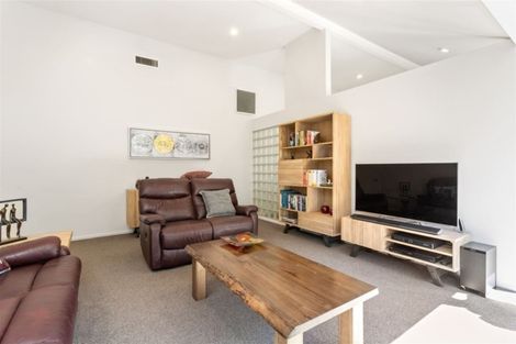 Photo of property in 11 Cricklewood Place, Avonhead, Christchurch, 8042