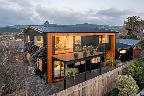 Photo of property in 129a Matatua Road, Raumati Beach, Paraparaumu, 5032