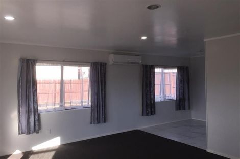 Photo of property in 2/195 Rathgar Road, Henderson, Auckland, 0610