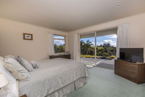 Photo of property in 2 Ocean View Road, Cable Bay, 0420
