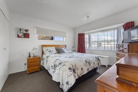 Photo of property in 35 Rewa Street, Takaro, Palmerston North, 4412