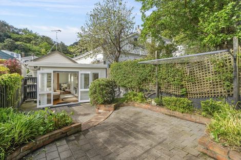 Photo of property in 132 Elizabeth Street, Mount Victoria, Wellington, 6011