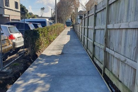 Photo of property in 2 Rimu Road, Mangere Bridge, Auckland, 2022