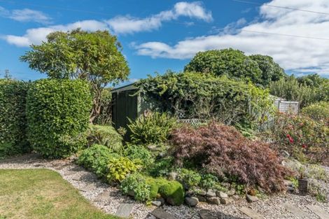 Photo of property in 11 Hurworth Grove, Waikanae, 5036