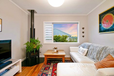 Photo of property in 53 Verran Road, Birkenhead, Auckland, 0626