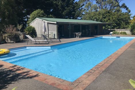 Photo of property in 152 South Road, Hawera, 4610